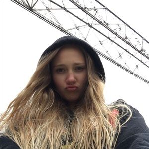 Meet your Posher, Brooke